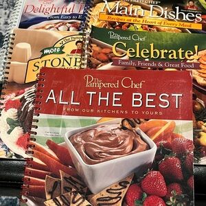 The Pampered Chef Spiral bound Cookbook Set - Main Dishes Best recipes more